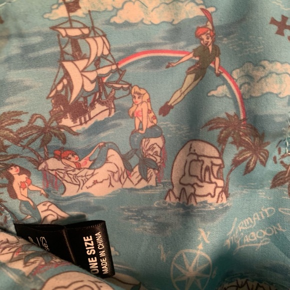 COPY - Disney/Her Universe Peter Pan Tote Bag - Picture 5 of 8